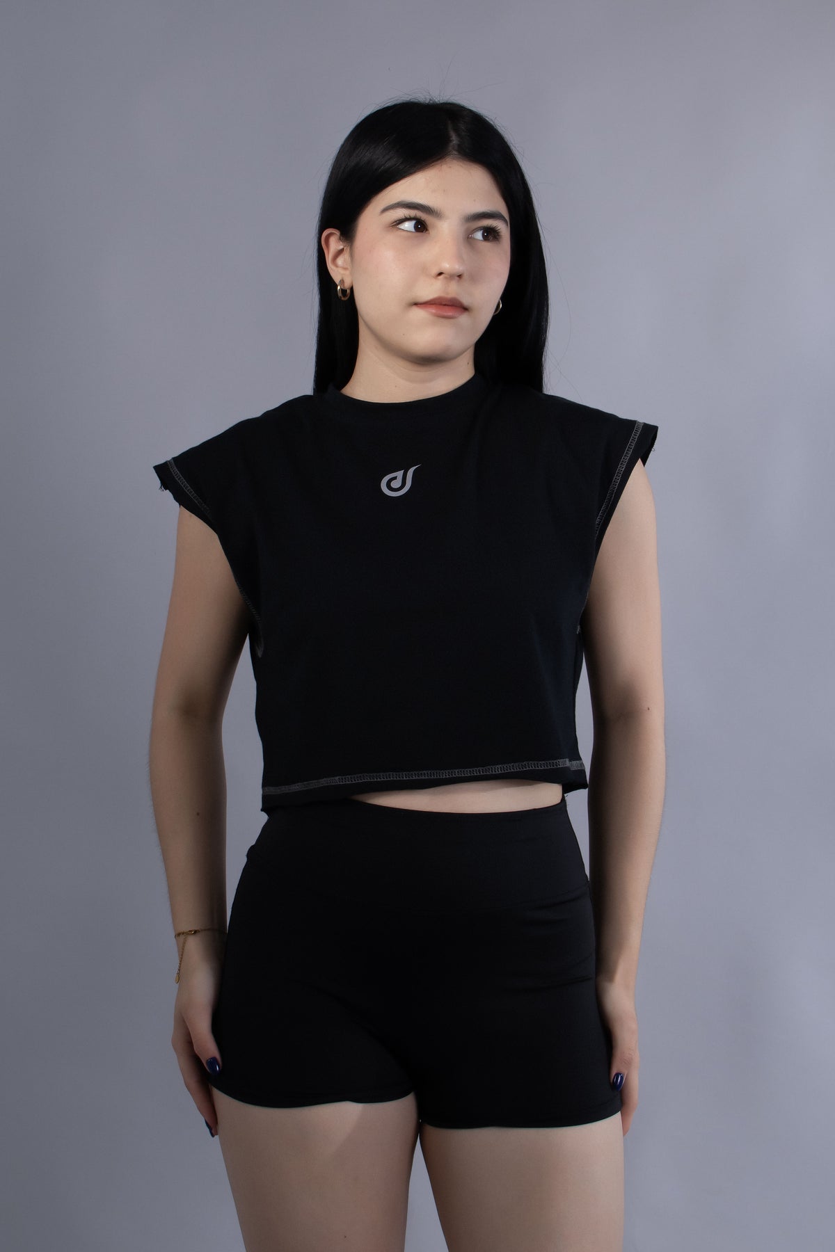 Ideon Crop Sleevess Negro Mujer