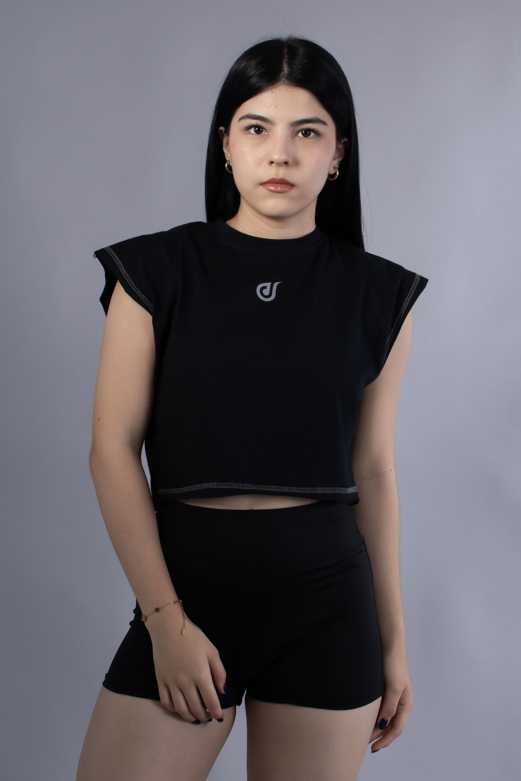 Ideon Crop Sleevess Negro Mujer